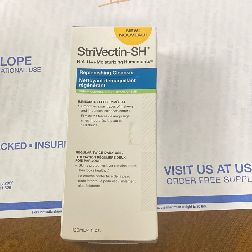 New StriVectin NIA-114 Replenishing Cleanser